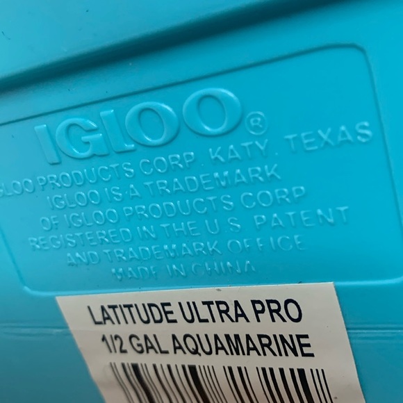 Igloo 1/2 Gallon Insulated Cooler Latitude Ultra Pro Blue New - Picture 8 of 13